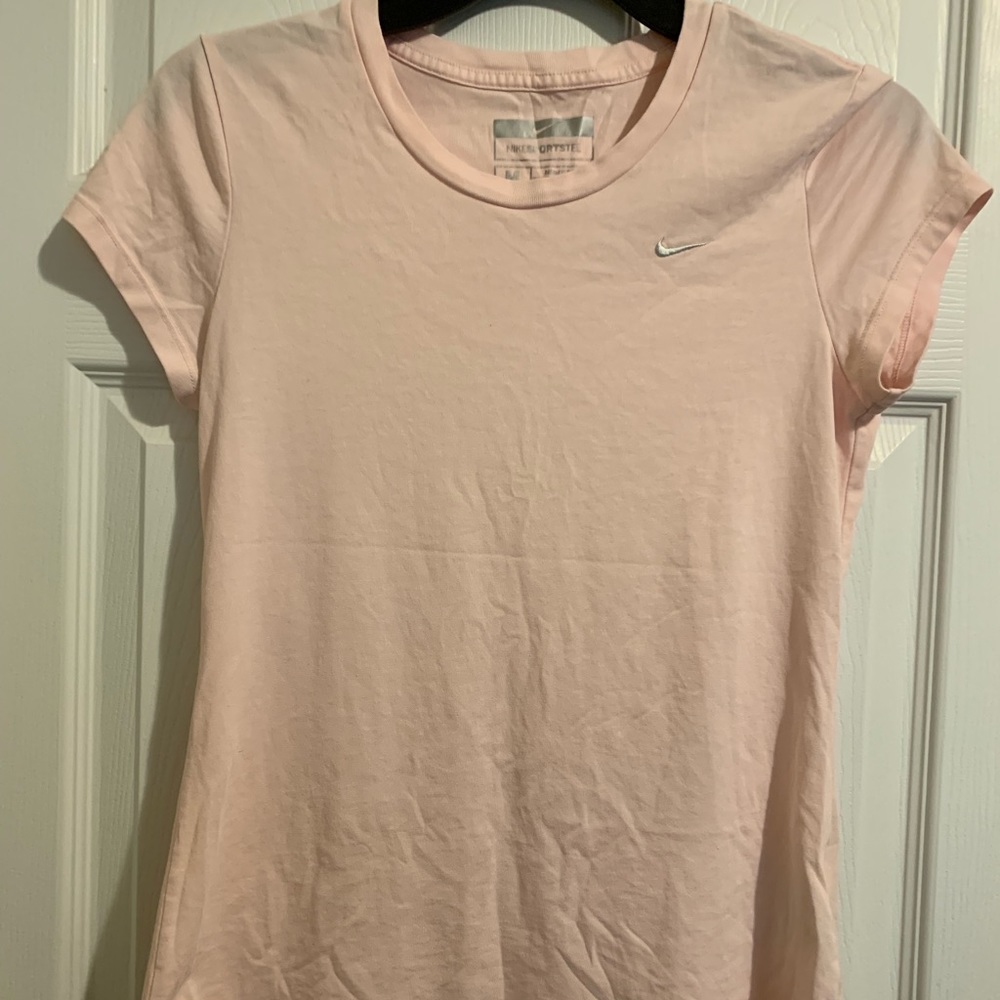 Woman’s Nike shirt